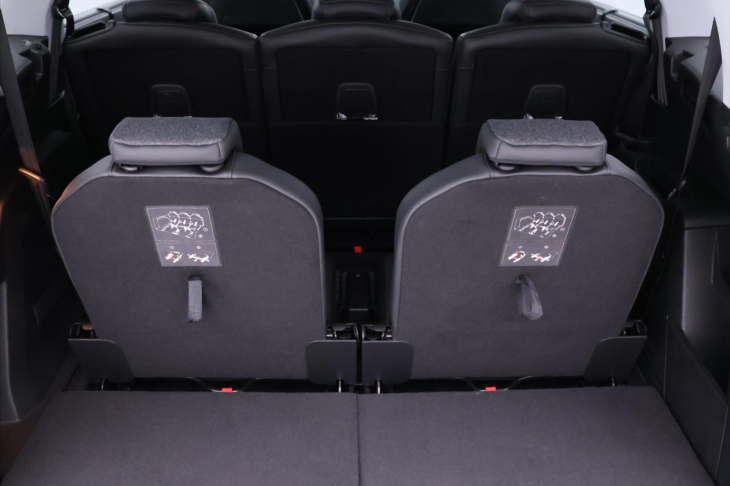 Peugeot 5008 1,2 PT 96kW CZ Allure 7-Míst