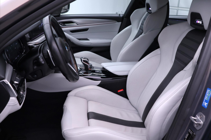 BMW M5 4,4 V8 441kW xDrive Individual DPH CZ