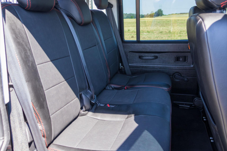 Land Rover Defender 2,2 TD Crew Cab Nový motor