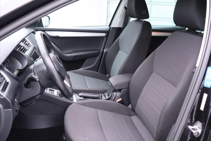 Škoda Octavia 1,6 TDI 81kW 1.Maj Navi Tažné