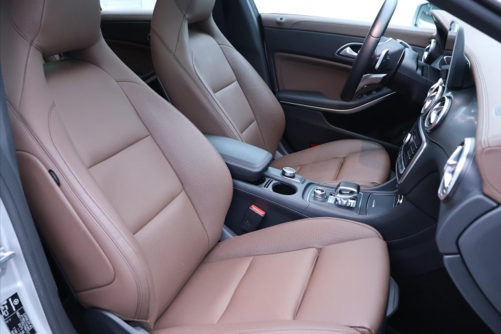 Mercedes-Benz CLA 2,0 45 AMG 280kW 4Matic