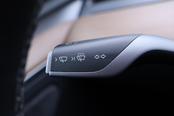 Tesla Model Y Long Range AWD DPH 1.Maj.