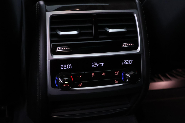 BMW Řada 7 4,4 750i 330kW xDrive DPH