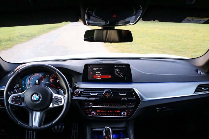 BMW Řada 5 3,0 540i xDrive Schnitzer DPH CZ