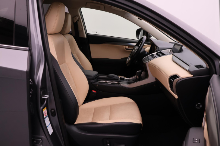 Lexus NX 300h 2,5 145kW 4WD Premium AUT
