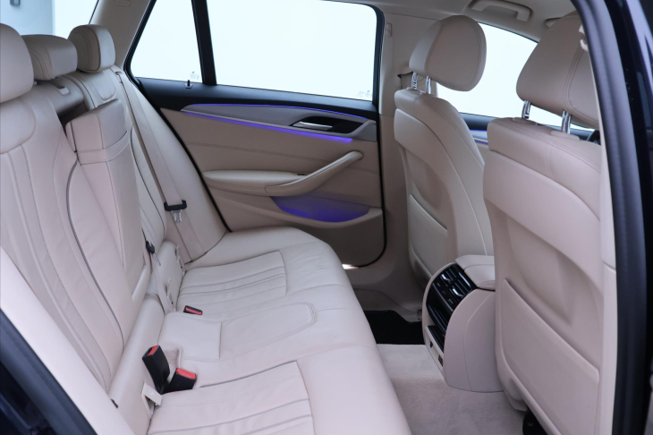 BMW Řada 5 2,0 520d Luxury Line CZ DPH