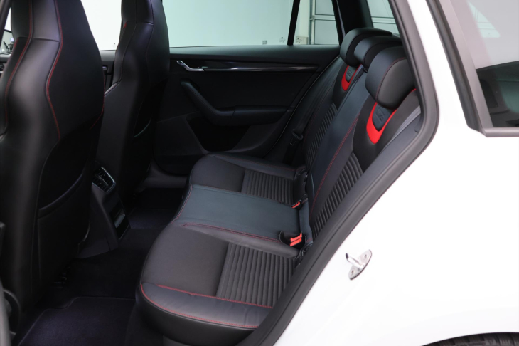 Škoda Octavia 2,0 TSI RS Challenge 1.Maj.