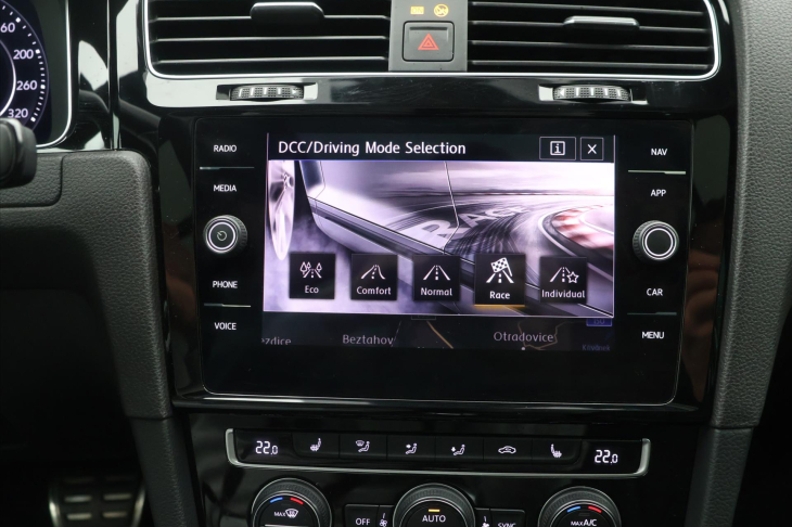 Volkswagen Golf 2,0 TSI 221kW R 4x4 DynAudio