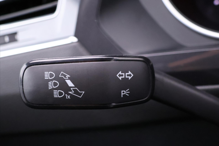 Volkswagen Tiguan Allspace 2,0 TDI DSG 4M R-Line Black DPH