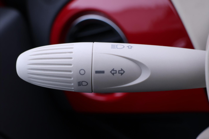 Fiat 500 1.2 i 69k CZ Lounge Serv.Kniha