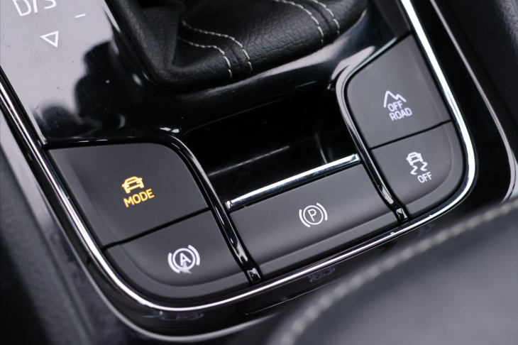 Škoda Karoq 2,0 TSI DSG 4x4 Sportline DPH