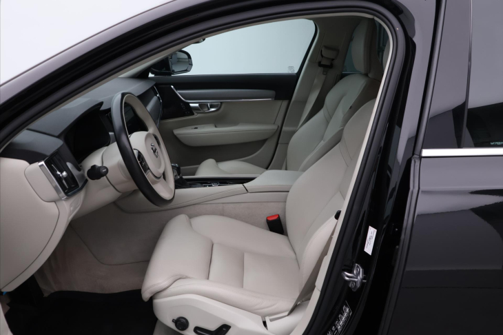 Volvo V90 2,0 D4 140kW Drive-E Momentum Aut.