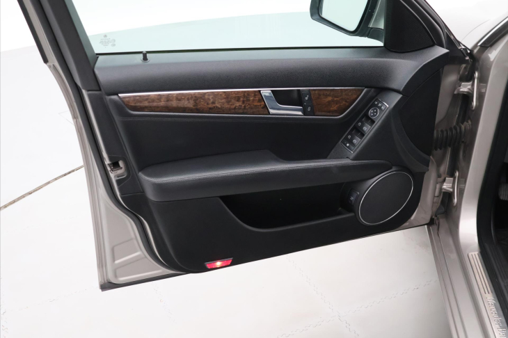Mercedes-Benz Třídy C 2,2 220CDI 125kW  Elegance