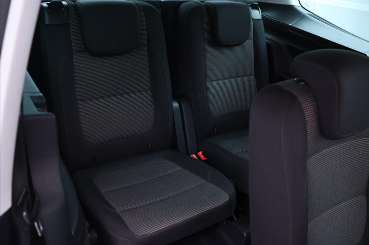 Volkswagen Sharan 2,0 TDI 103kW Aut.klima 7-Míst