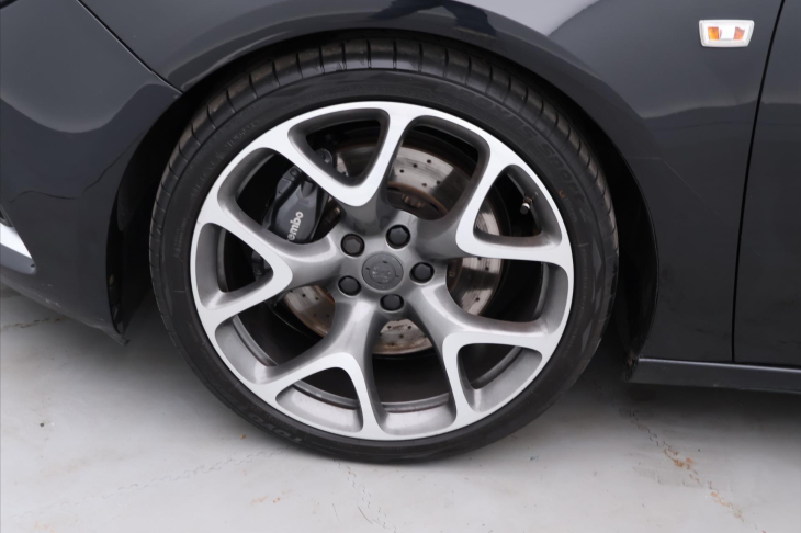 Opel Astra 2,0 T 206kW OPC Black Edit. CZ