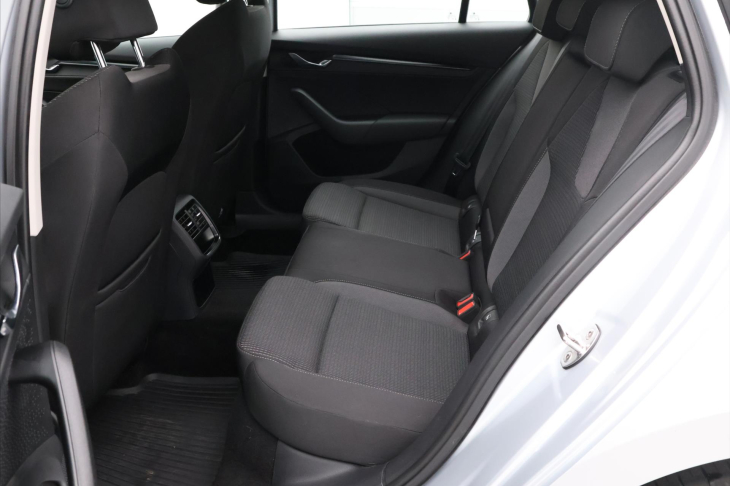 Škoda Octavia 2,0 TDI 85kW Ambition CZ DPH
