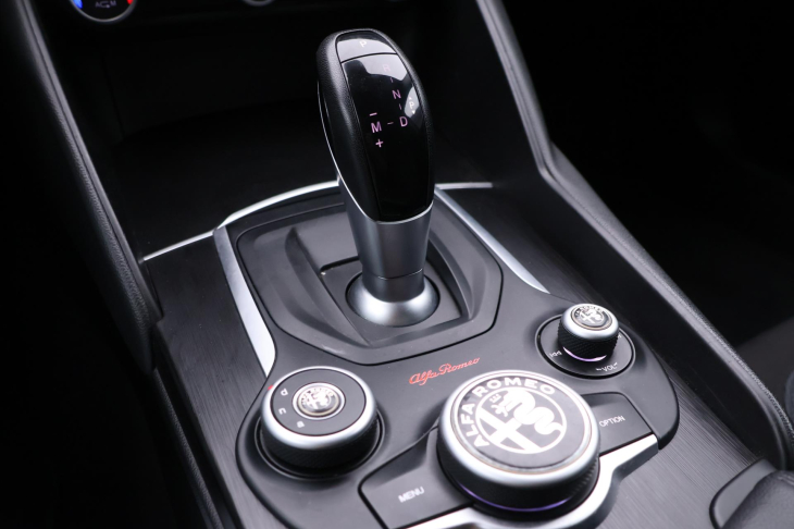 Alfa Romeo Giulia 2,1 JTD 110kW Aut. Navi Xenon