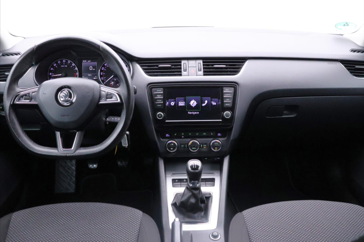 Škoda Octavia 1,6 TDI 81kW 1.Maj Navi Tažné