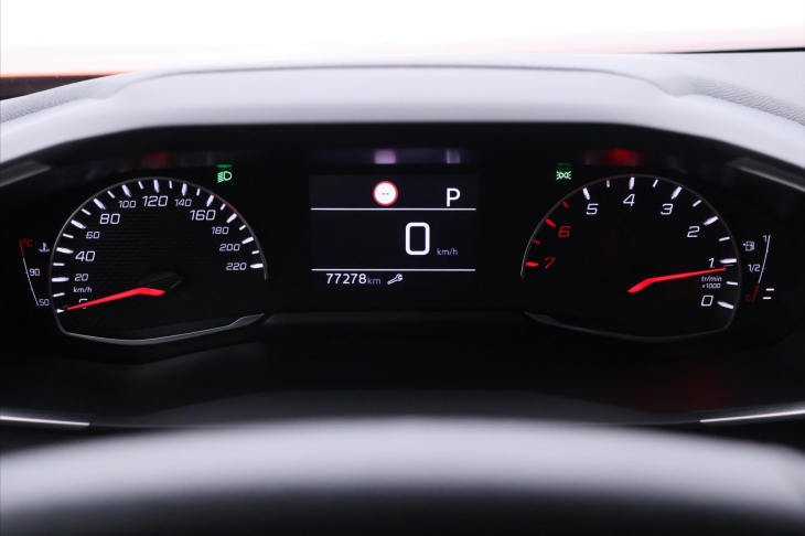 Peugeot 2008 1,2 PT 96kW Aut Allure CZ 1Maj