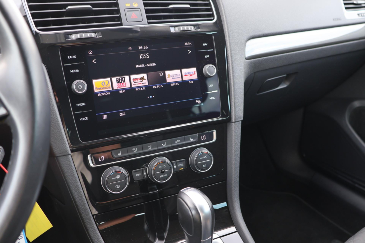 Volkswagen Golf 2.0 TDI 110kW DSG LED Join Tažné