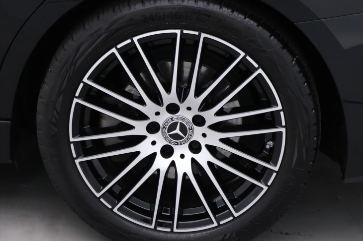 Mercedes-Benz Třídy C 2.0 220d 147kW AMG-Line