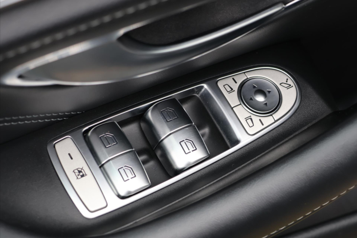 Mercedes-Benz Třídy E 4,0 63S 4MATIC+ 450kW AMG DPH