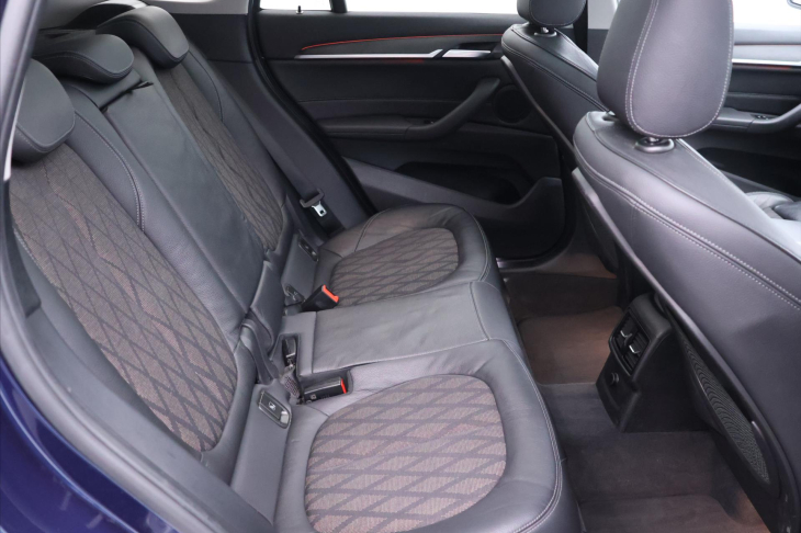 BMW X1 2,0 20i xDrive 141kW Aut. CZ