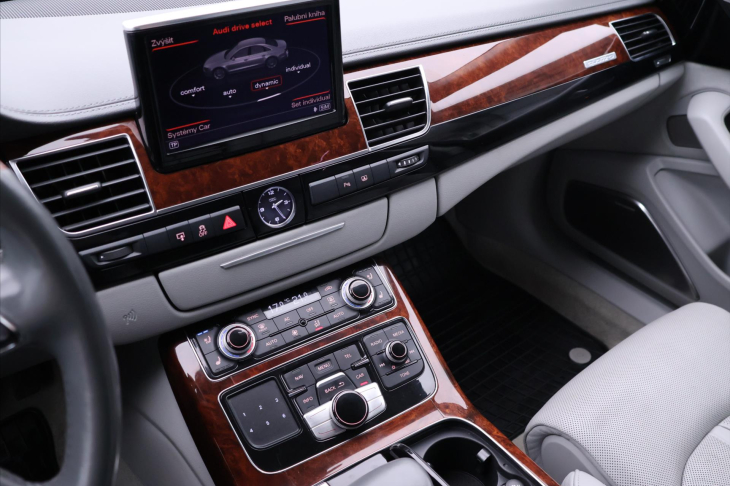 Audi A8 4,2 FSI 273kW Quattro Tiptronic