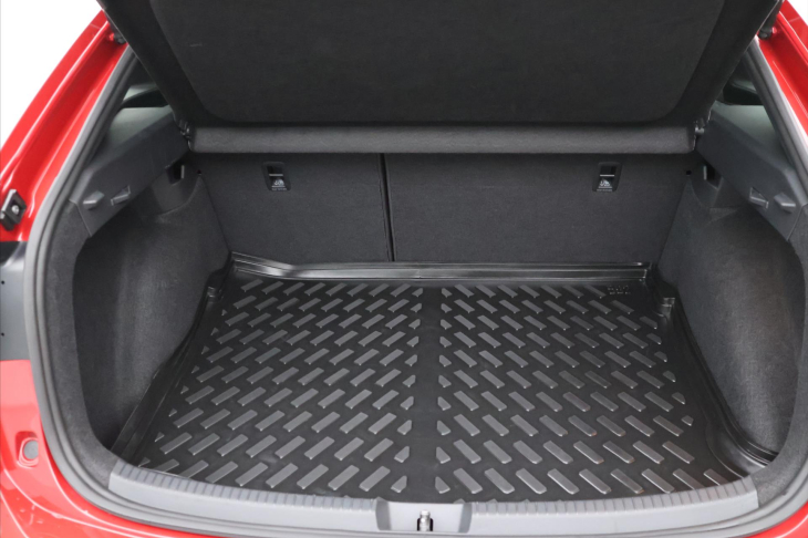Volkswagen Taigo 1,0 TSI DSG R-Line Virtual DPH