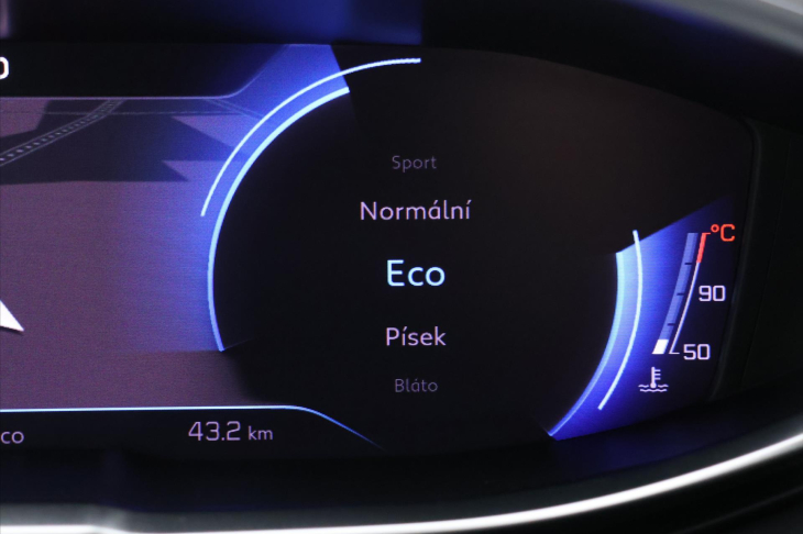 Peugeot 5008 1,2 PT Aut. Allure 7-Míst DPH