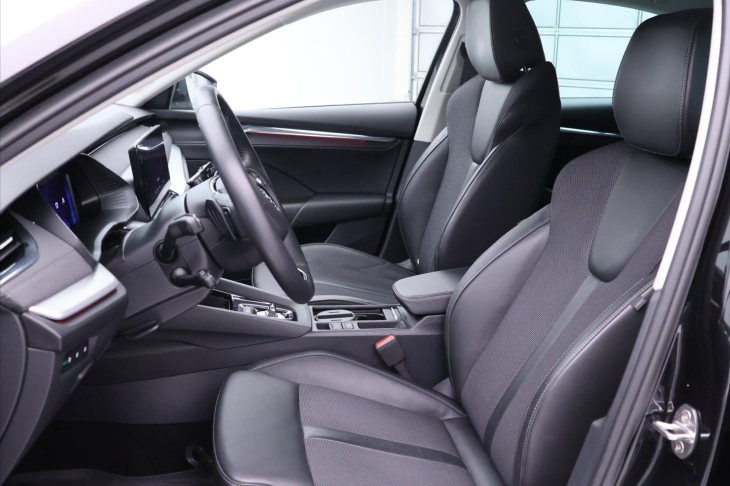 Škoda Octavia 2,0 TDI 110kW Style DSG DPH CZ