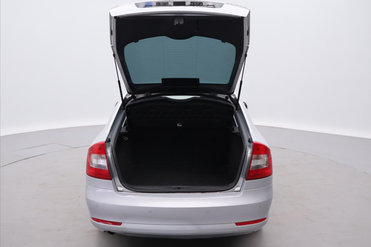 Škoda Octavia 1,6 TDI 77kW Elegance CZ Xenon