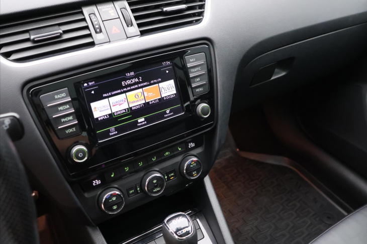 Škoda Octavia 2,0 TSI DSG RS230 CZ Challenge