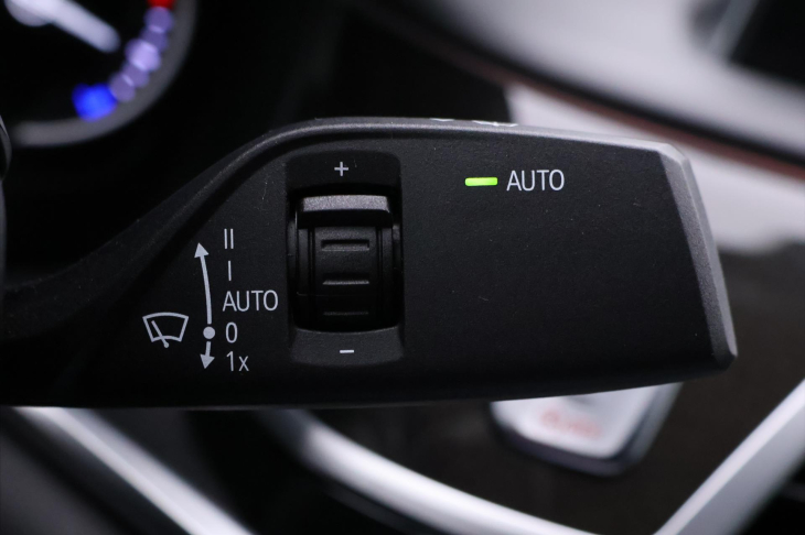 BMW Řada 7 4,4 750i 330kW xDrive DPH