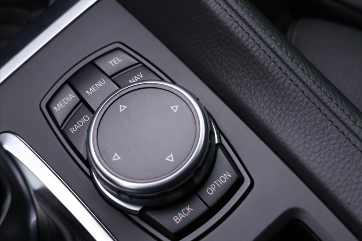 BMW X6 3,0 M50d xDrive 280kW CZ