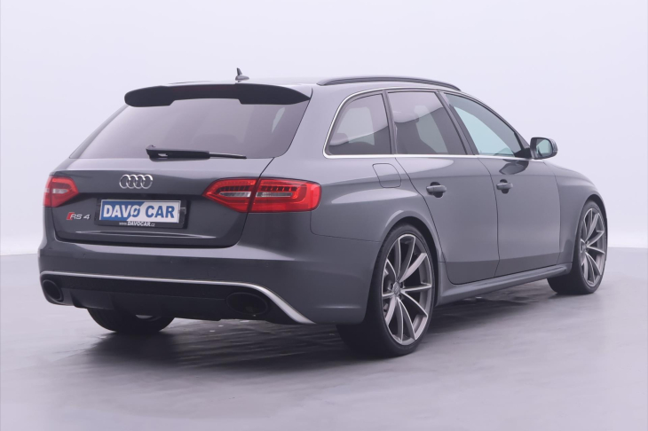 Audi RS 4 4.2 FSI V8 331kW 1.Maj Serviska