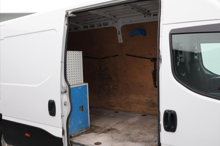 Iveco Daily 2,3 35C16 115kW L4H3 CZ DPH