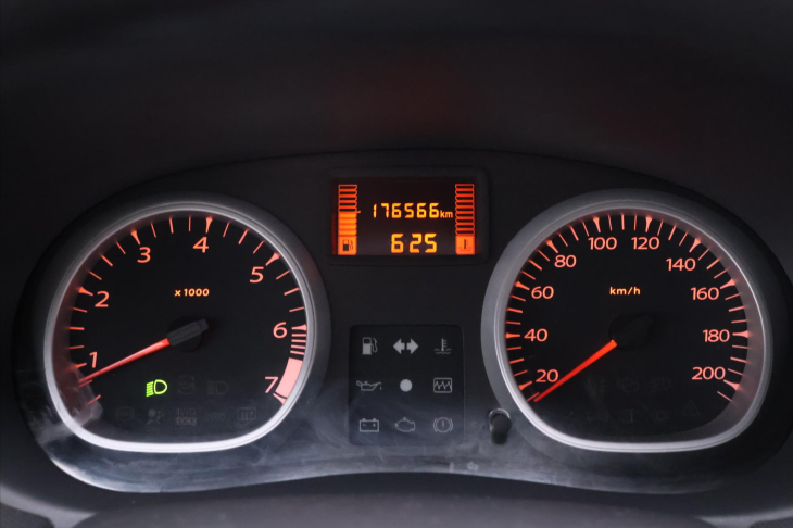 Dacia Duster 1,6 16V 77kW Serv.kn. Tažné