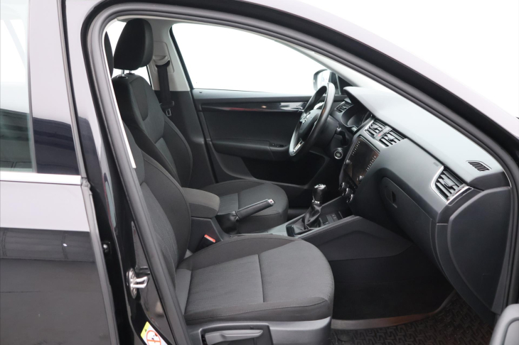 Škoda Octavia 1.6 TDI CZ Style Kessy LED DPH