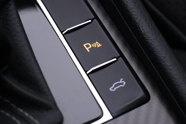 Škoda Superb 2,0 TDI DSG Sportline LED DPH