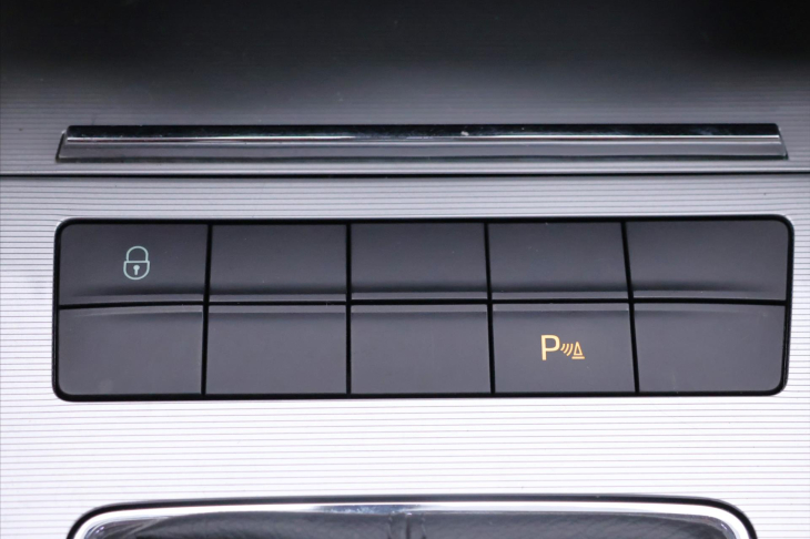 Škoda Octavia 1,6 TDI Elegance DPH CZ