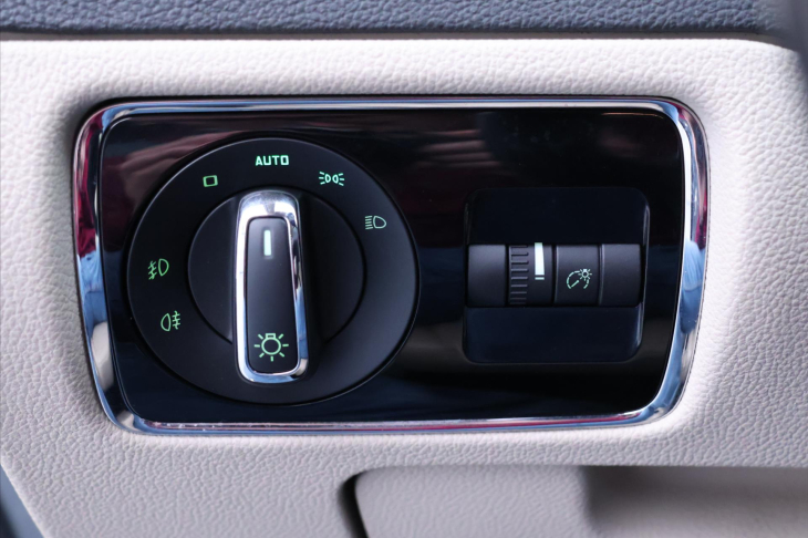 Škoda Superb 2,0 TDI 103kW DSG Elegance