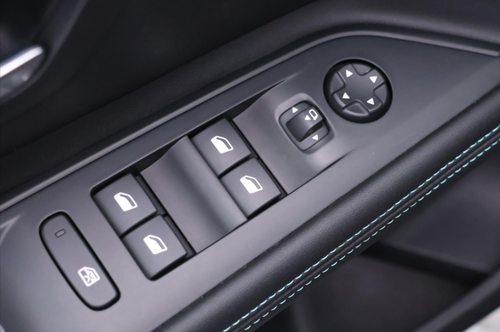 Peugeot 5008 1,2 PT 96kW Allure 7.Míst DPH