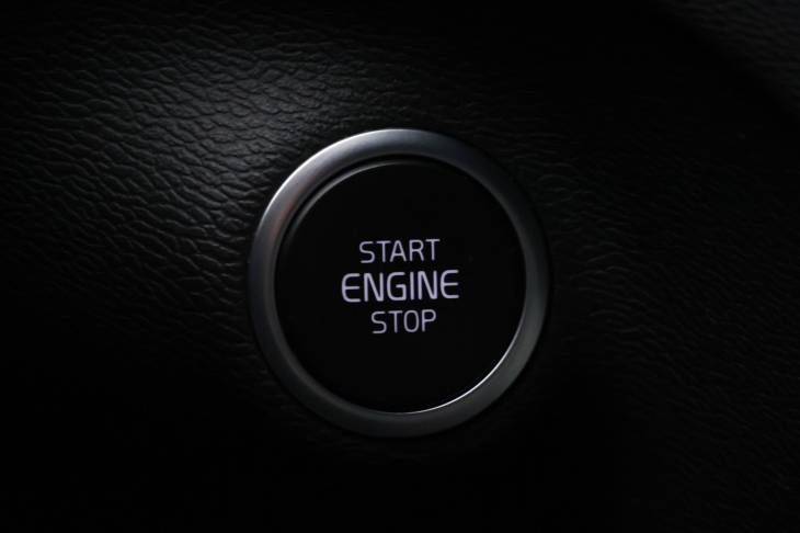 Volvo XC40 2,0 B4 145kW DCT Plus Dark CZ