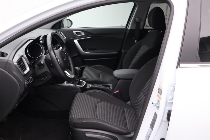 Kia Ceed 1,5 T-GDI 117kW TOP DPH CZ 1.Maj