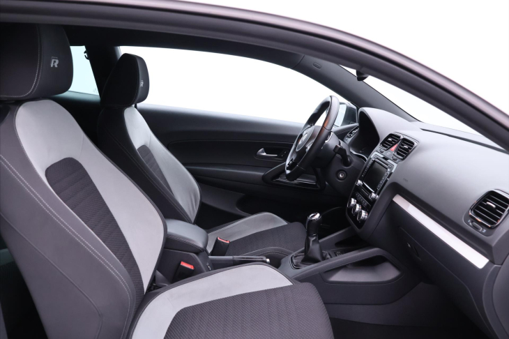 Volkswagen Scirocco 2,0 TSI 195kW R Serv.kniha