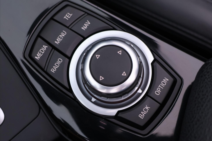 BMW Řada 2 2,0 220i 135kW Aut. Sport Line