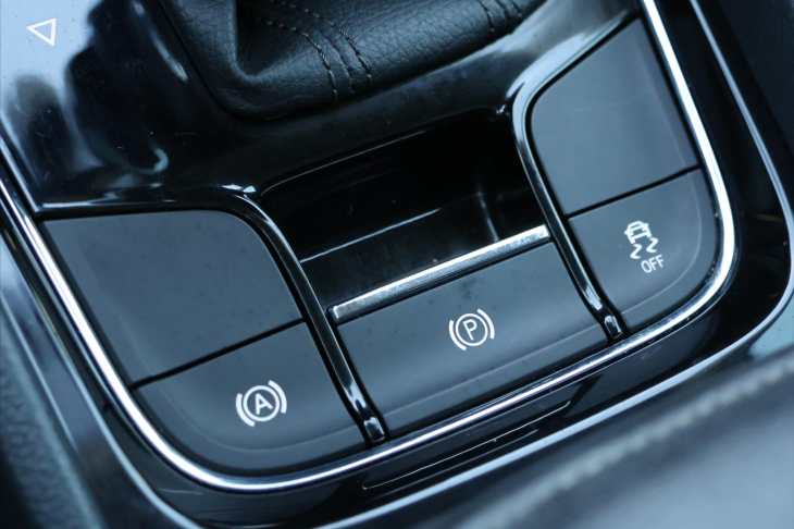 Škoda Karoq 1,5 TSI DSG Ambition LED CZ