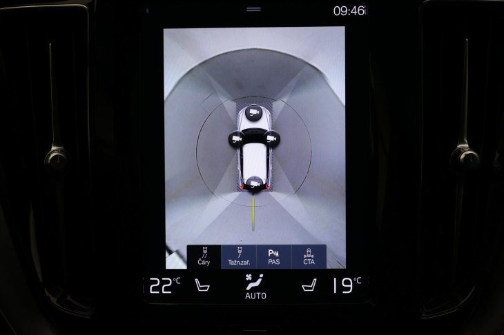 Volvo XC60 2,0 145 kW D4 AWD Momentum