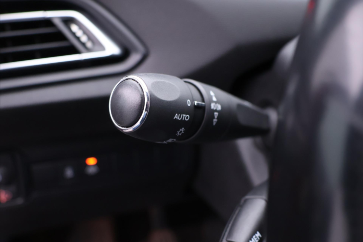 Peugeot 308 1,2 PT 96kW Allure CZ